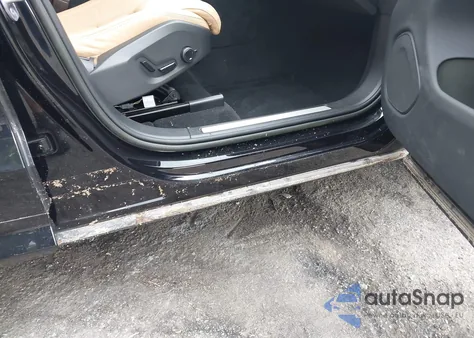 2023 Volvo Xc60 B6 Ultimate Dark Theme z USA, uszkodzony, nr VIN YV4062RXXP1310880